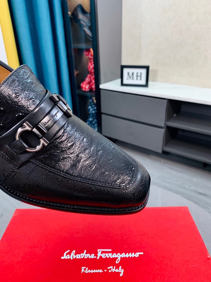 Salvatore Ferragamo Boots 27 - vstockx