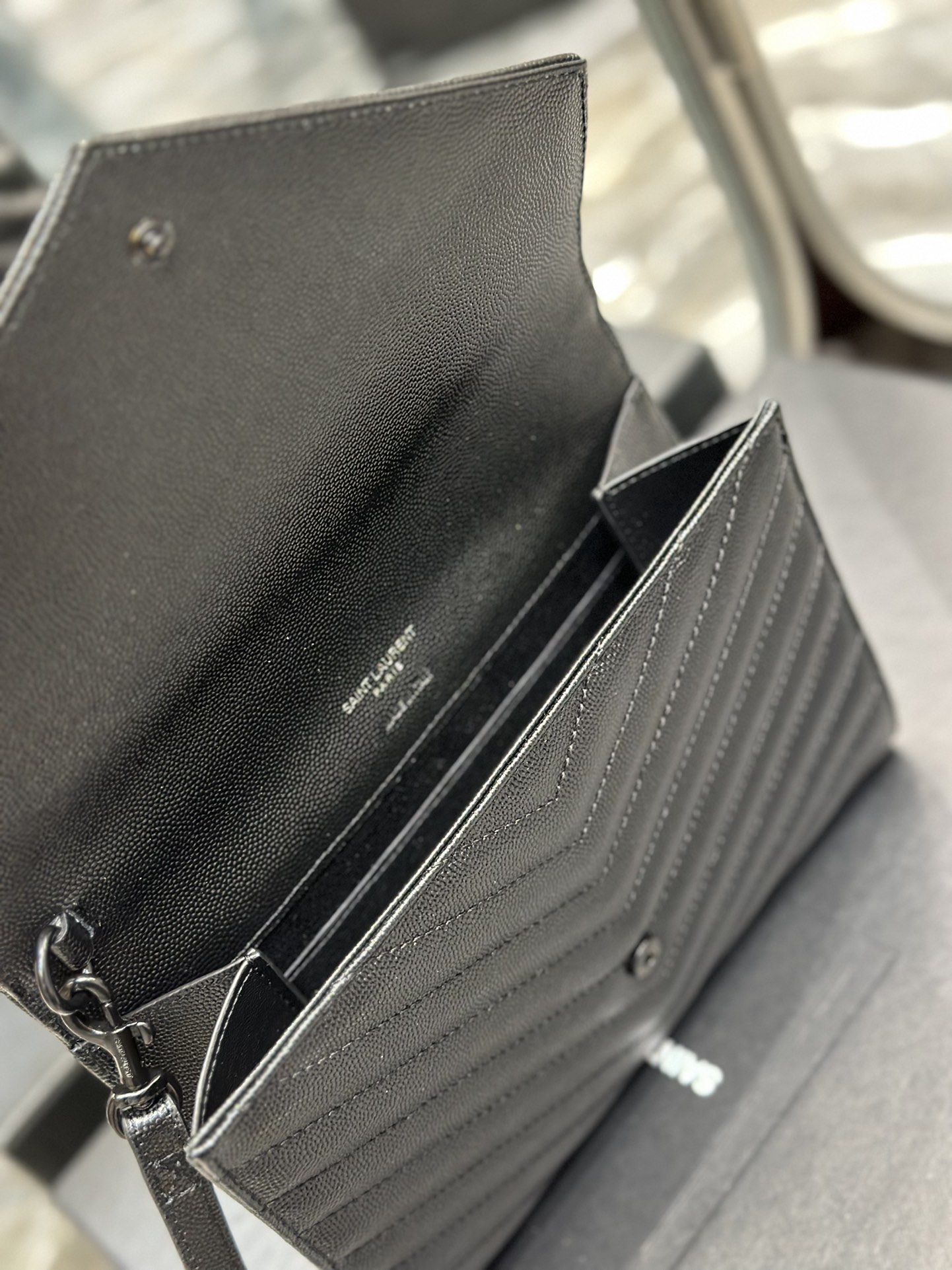 Handbags SAINT LAURENT 617662 size 21  6  3 cm - vstockx