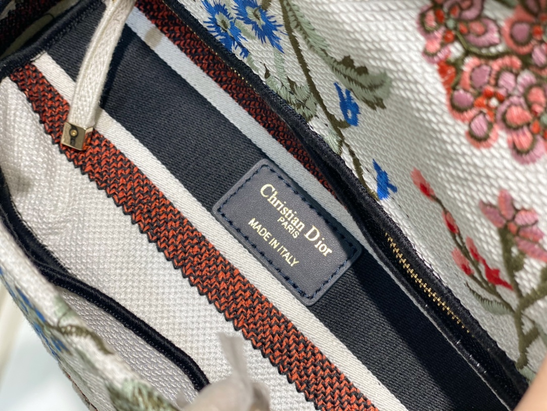 Handbag Dior 6605 size 24 x 20 x 11 cm - vstockx