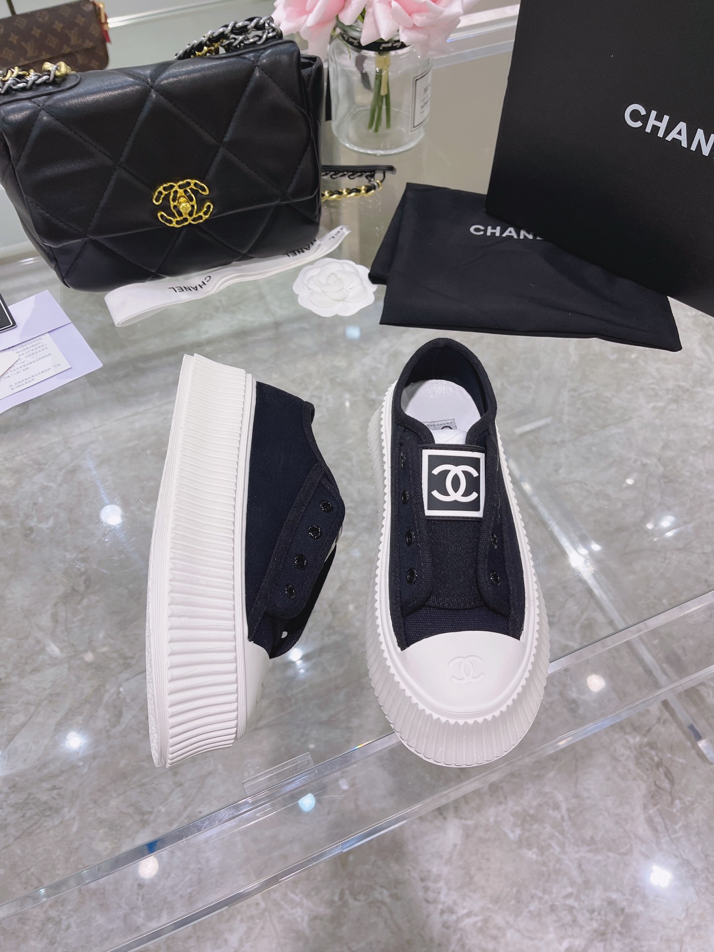 Chanel Platform Sneaker 20 - vstockx
