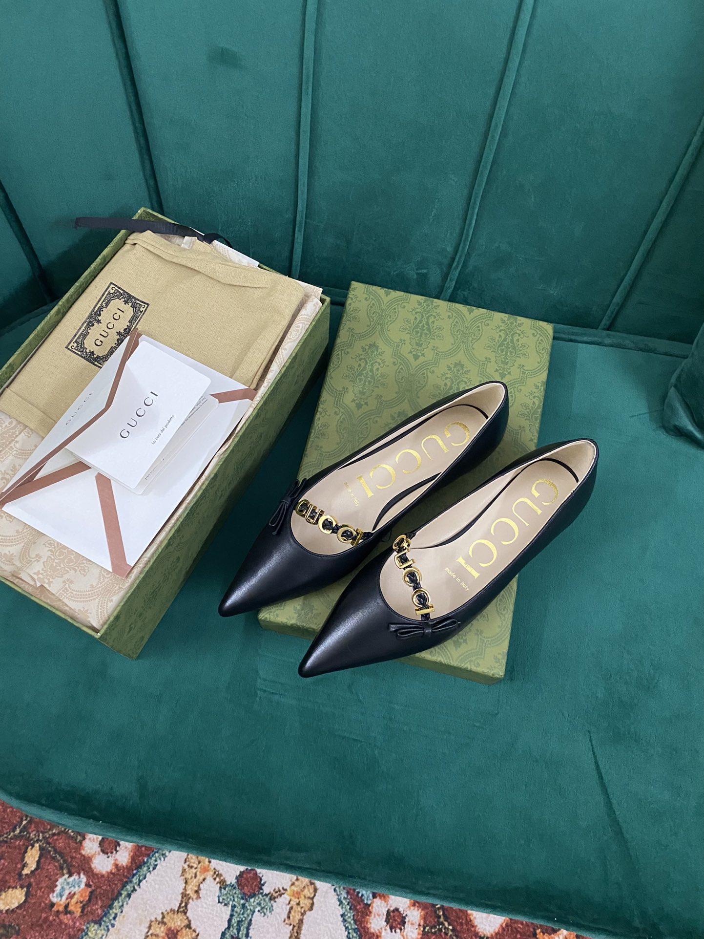 Gucci Women's pump with 'GUCCI' Women 10 - vstockx