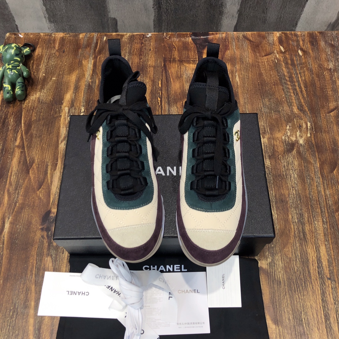 Chanel Fabric & Suede Calfskin Low Top Sneaker 11 - vstockx