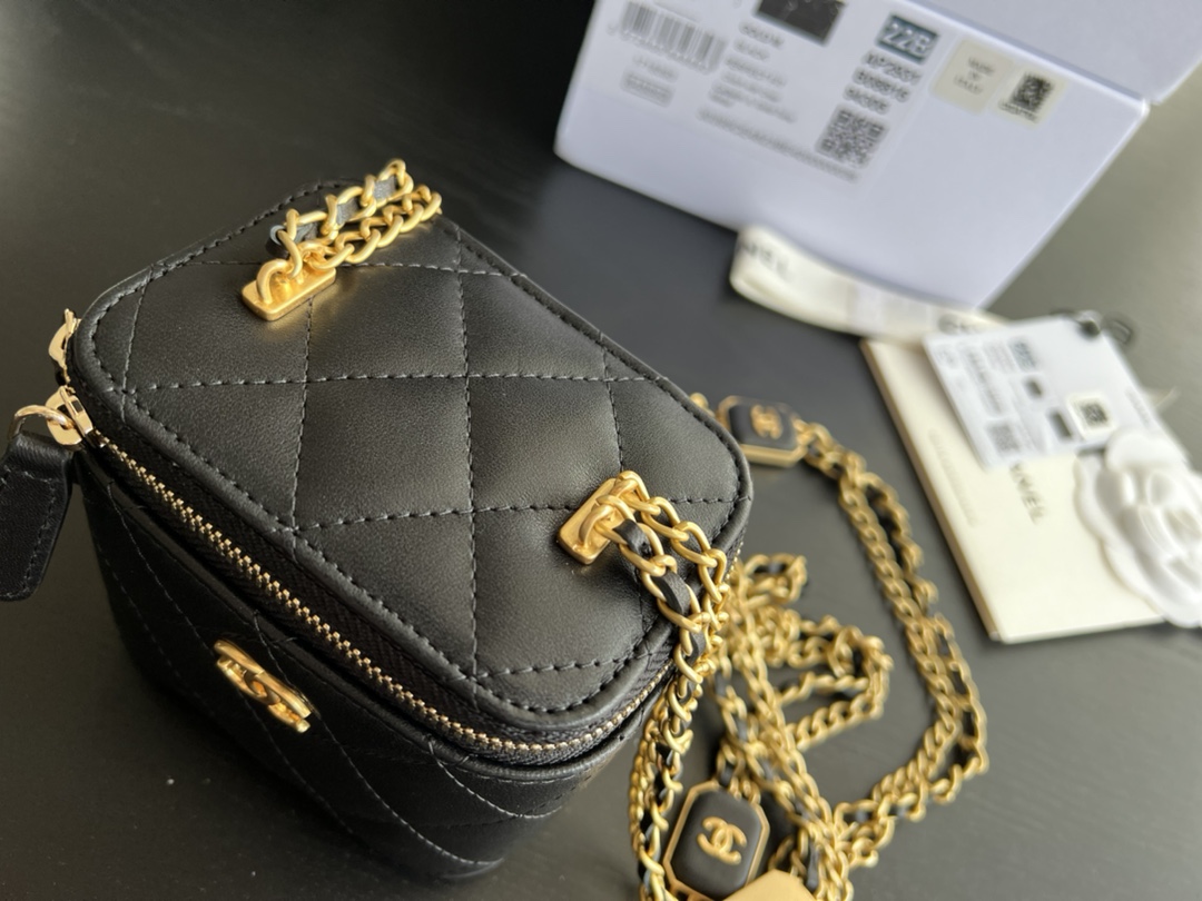 Handbag Chanel 2931 size 8.5cmx11cmx7 cm - vstockx