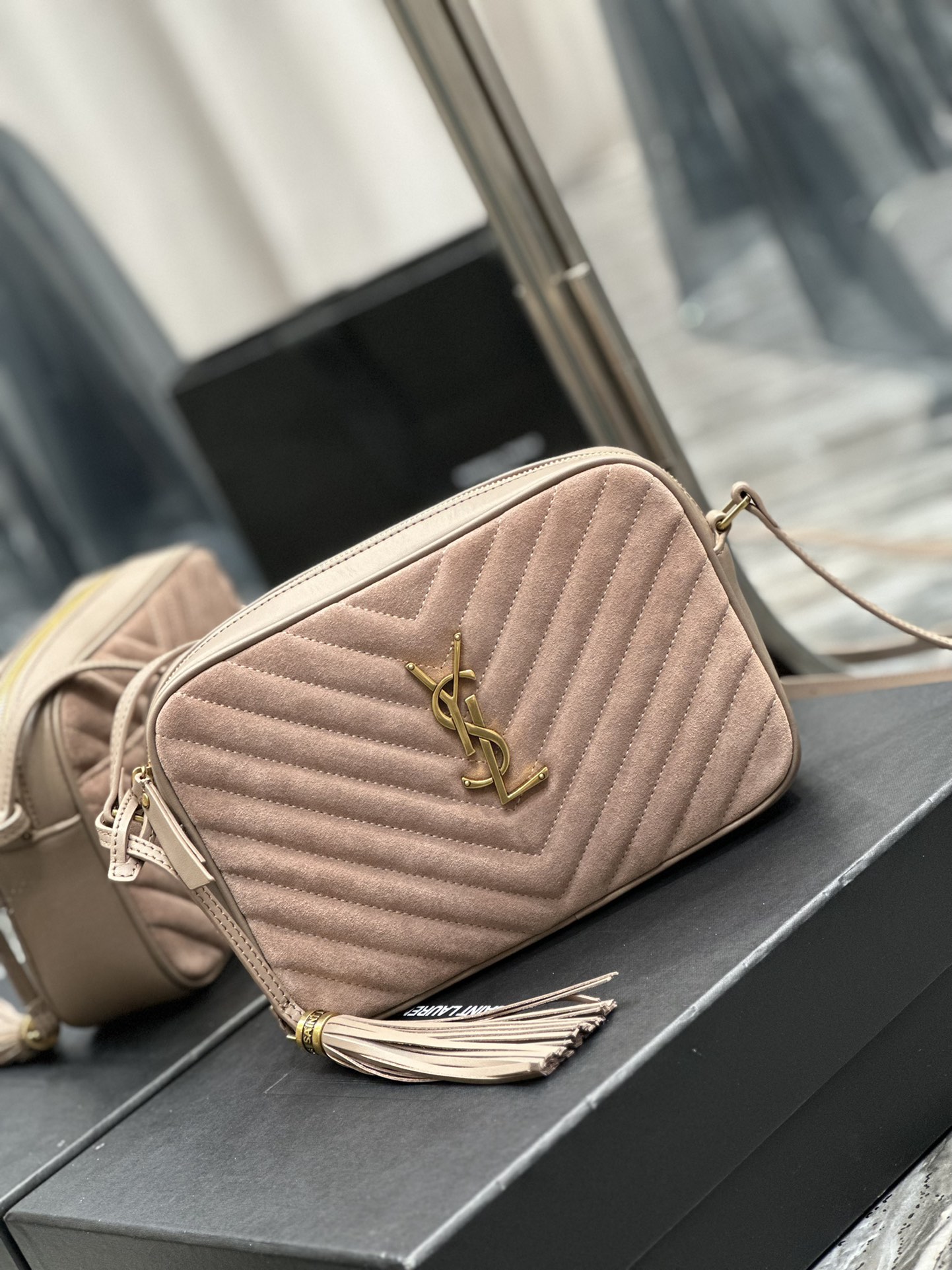 Handbags SAINT LAURENT 520534 size 23x16x6 cm - vstockx