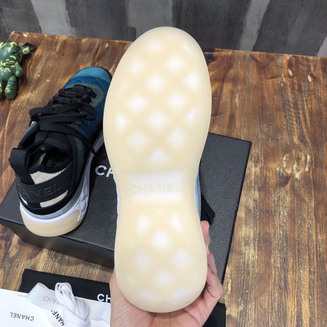 Chanel Fabric & Suede Calfskin Low Top Sneaker 9 - vstockx