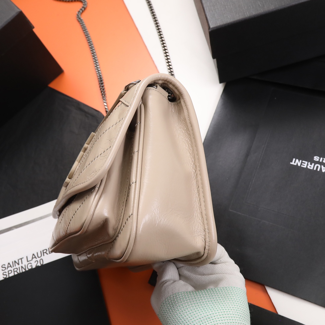 Handbags SAINT LAURENT 533037 size 22x16.5x12 cm - vstockx