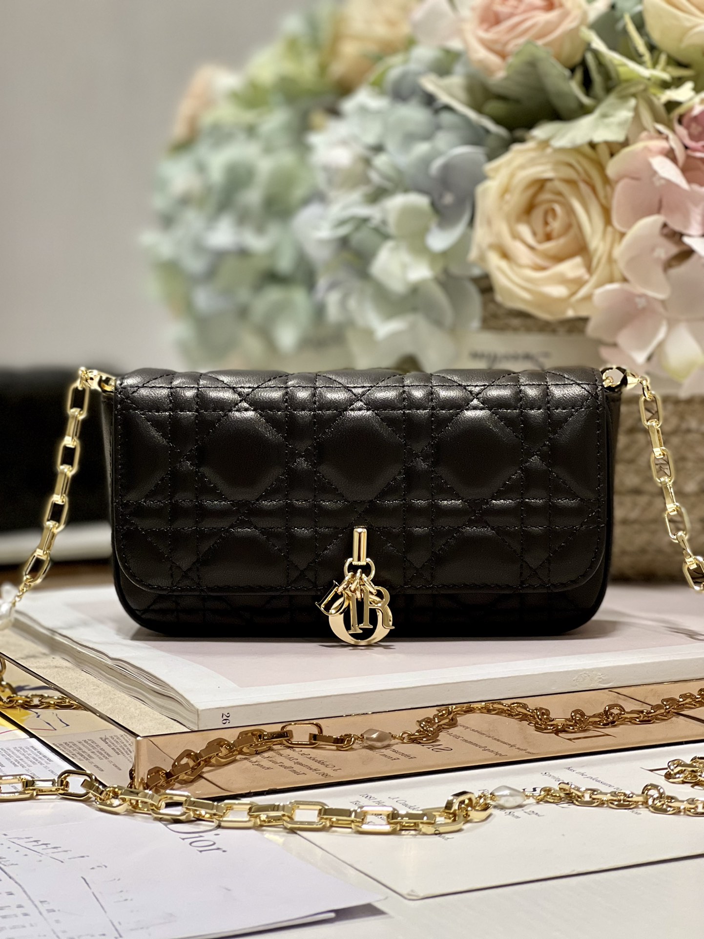 Handbag Dior 0977 size 18.5 x 10 x 4 cm - vstockx