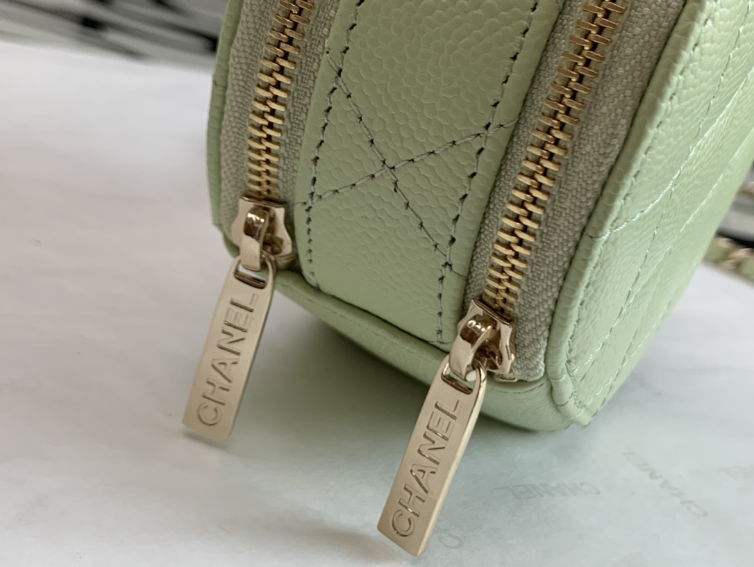 Handbag Chanel size 12  12  5 cm - vstockx
