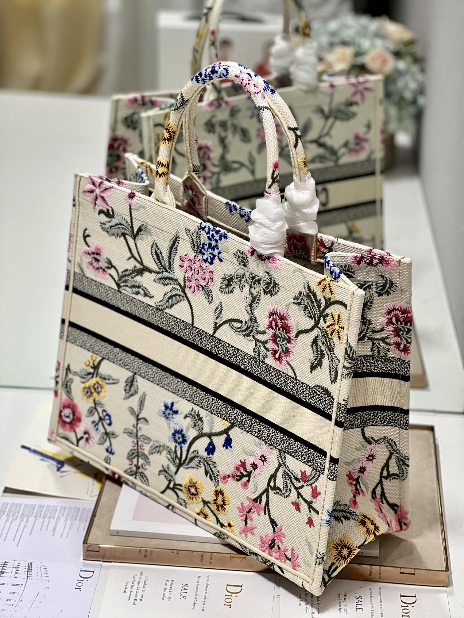 Handbag Dior 1286 size 42  35  18.5 cm - vstockx