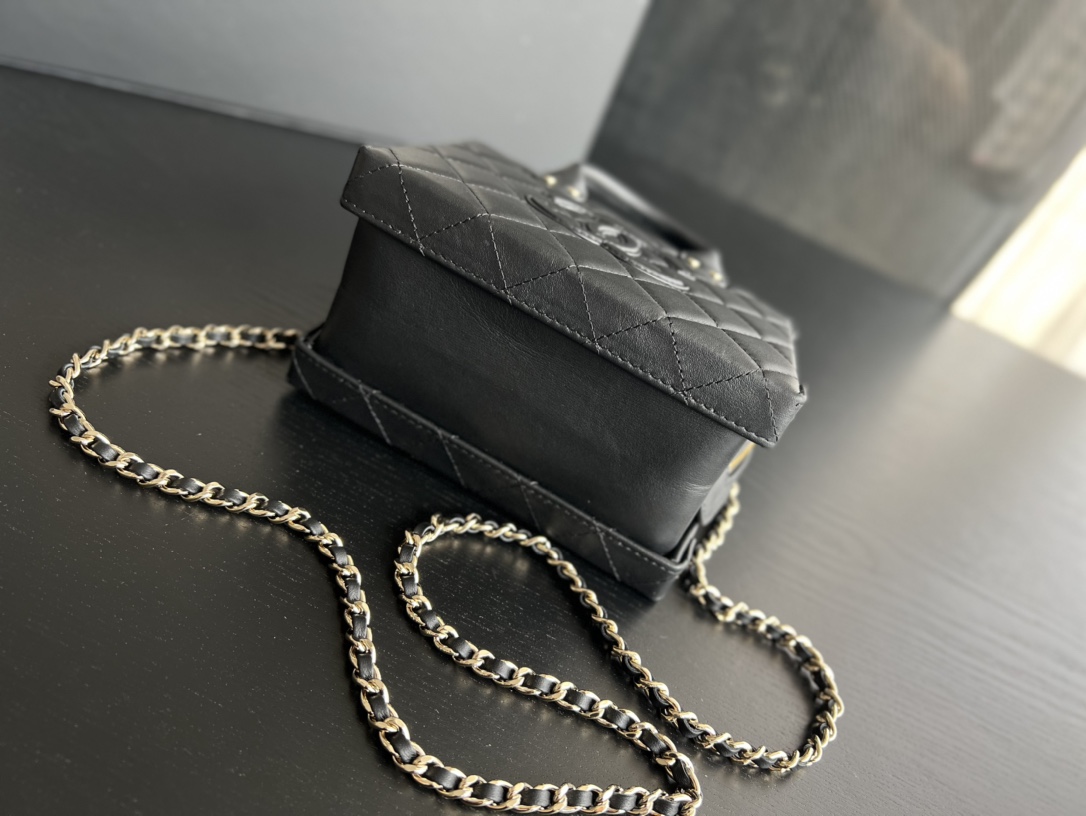 Handbag Chanel size 15cmx11.5cmx5 cm - vstockx
