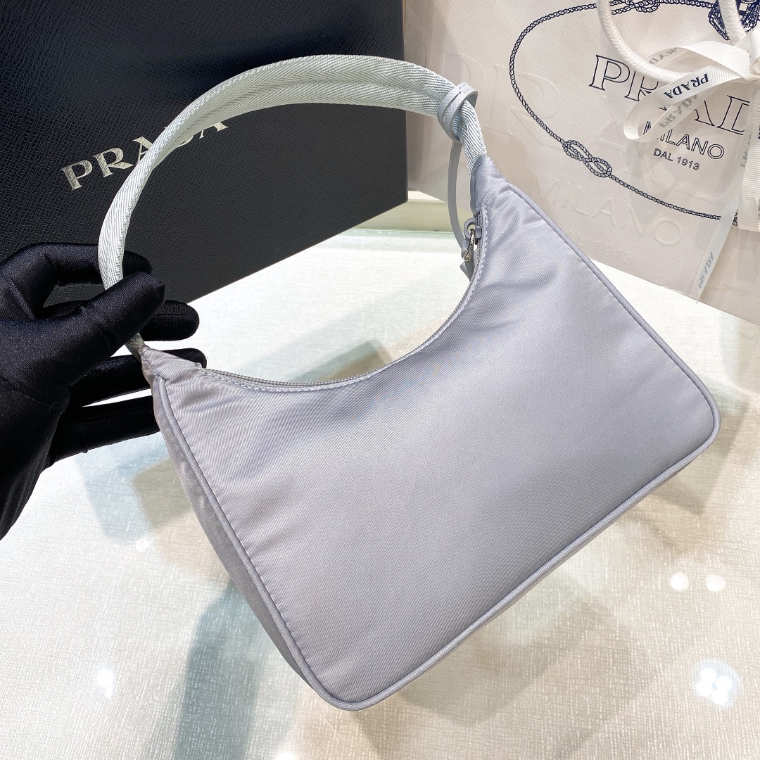 handbags prada Hobo 1NE515 Re-edition 2000 Size:22*17*6 - vstockx