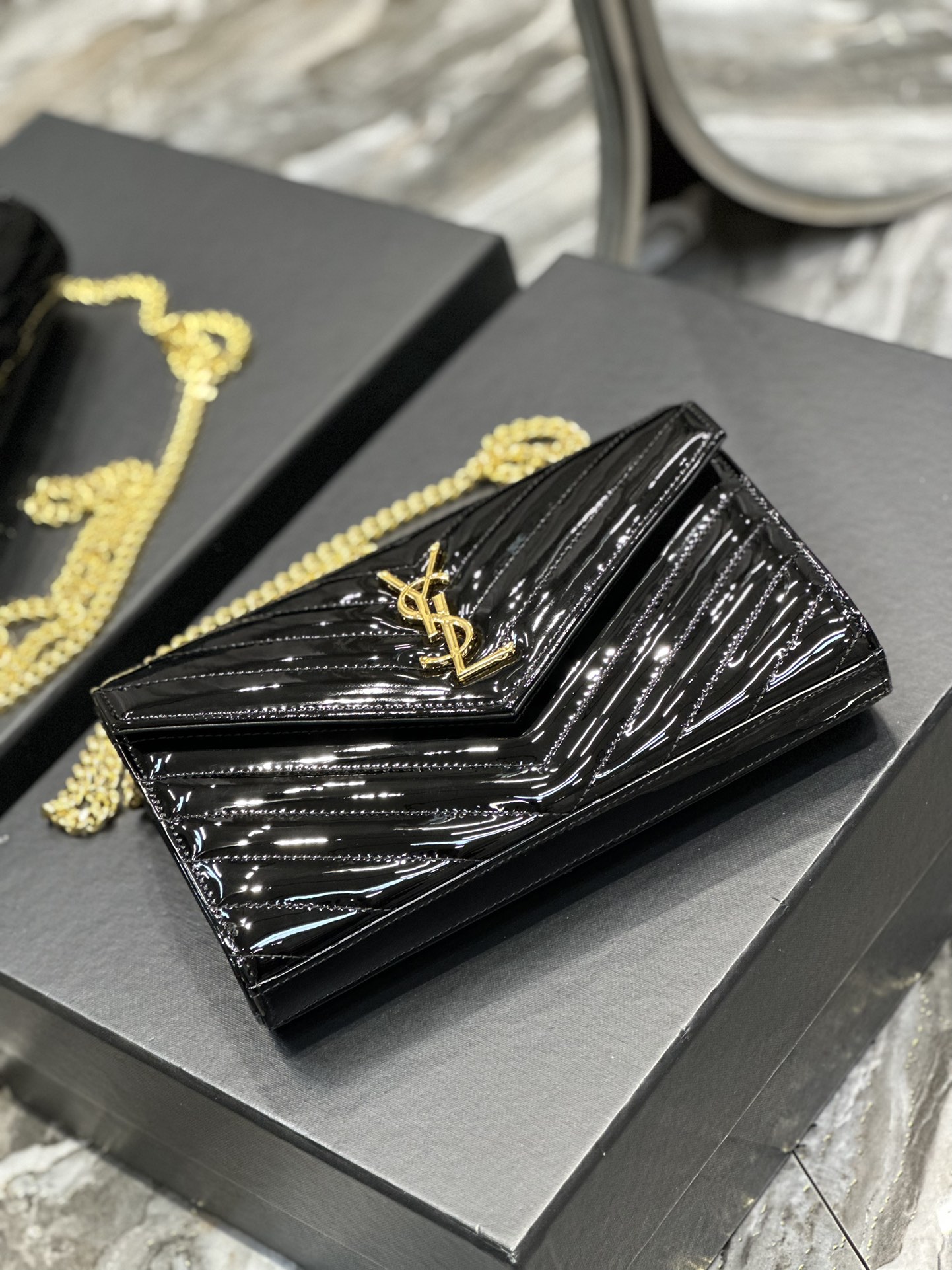 Handbags SAINT LAURENT 377828 size 22.5x14x4 cm - vstockx