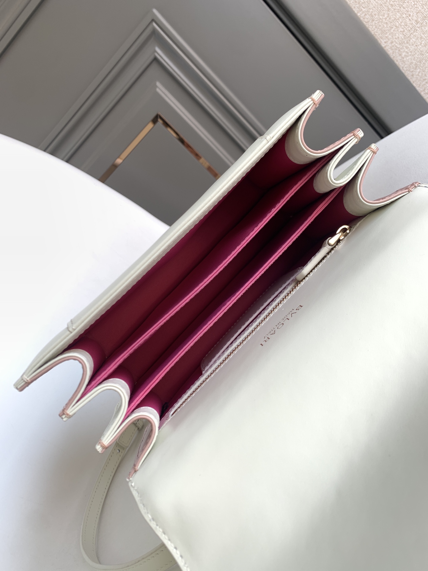 Handbags Bvlgari Sprpenti Forever size:19*13.5*6 cm - vstockx