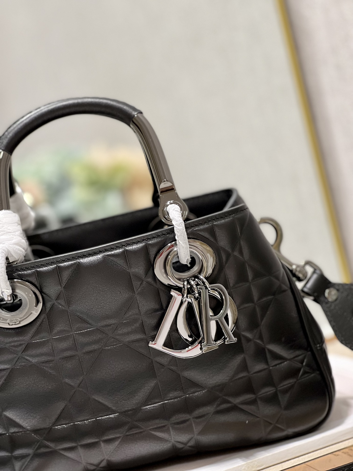 Handbag Dior 1202 size 28  28  9.5 cm - vstockx