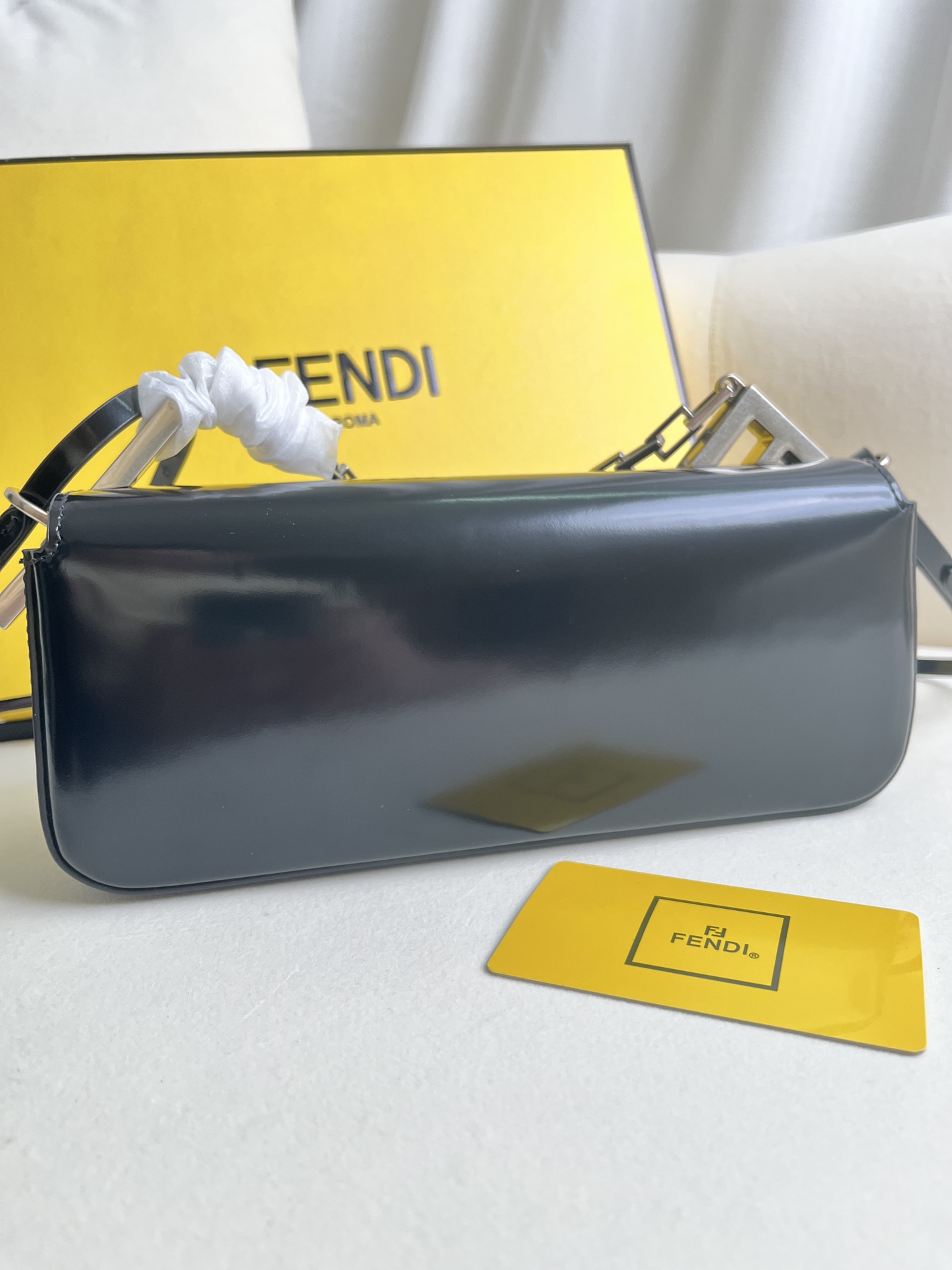 handbags FENDI 8605 size:23*13*7cm - vstockx