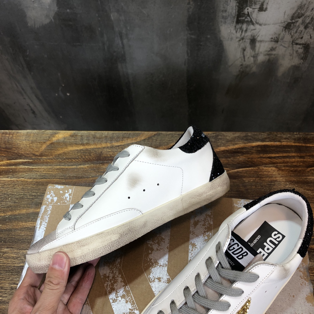 Golden Goose Superstar distressed-finish sneakers 9 - vstockx