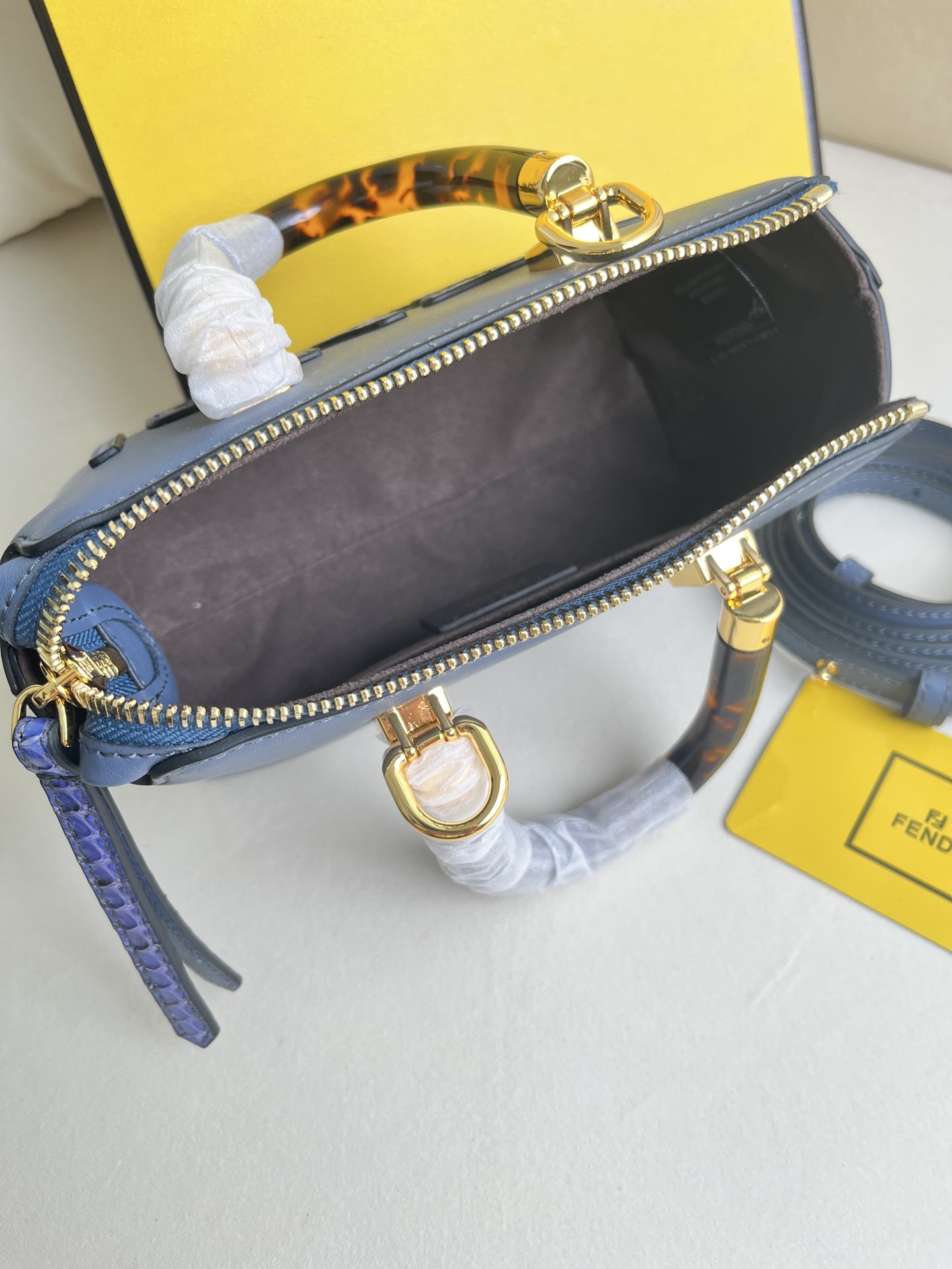 handbags FENDI 8BS067 size:20.5*12*9cm - vstockx