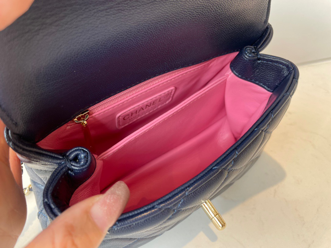 Handbag Chanel AS2215 - vstockx