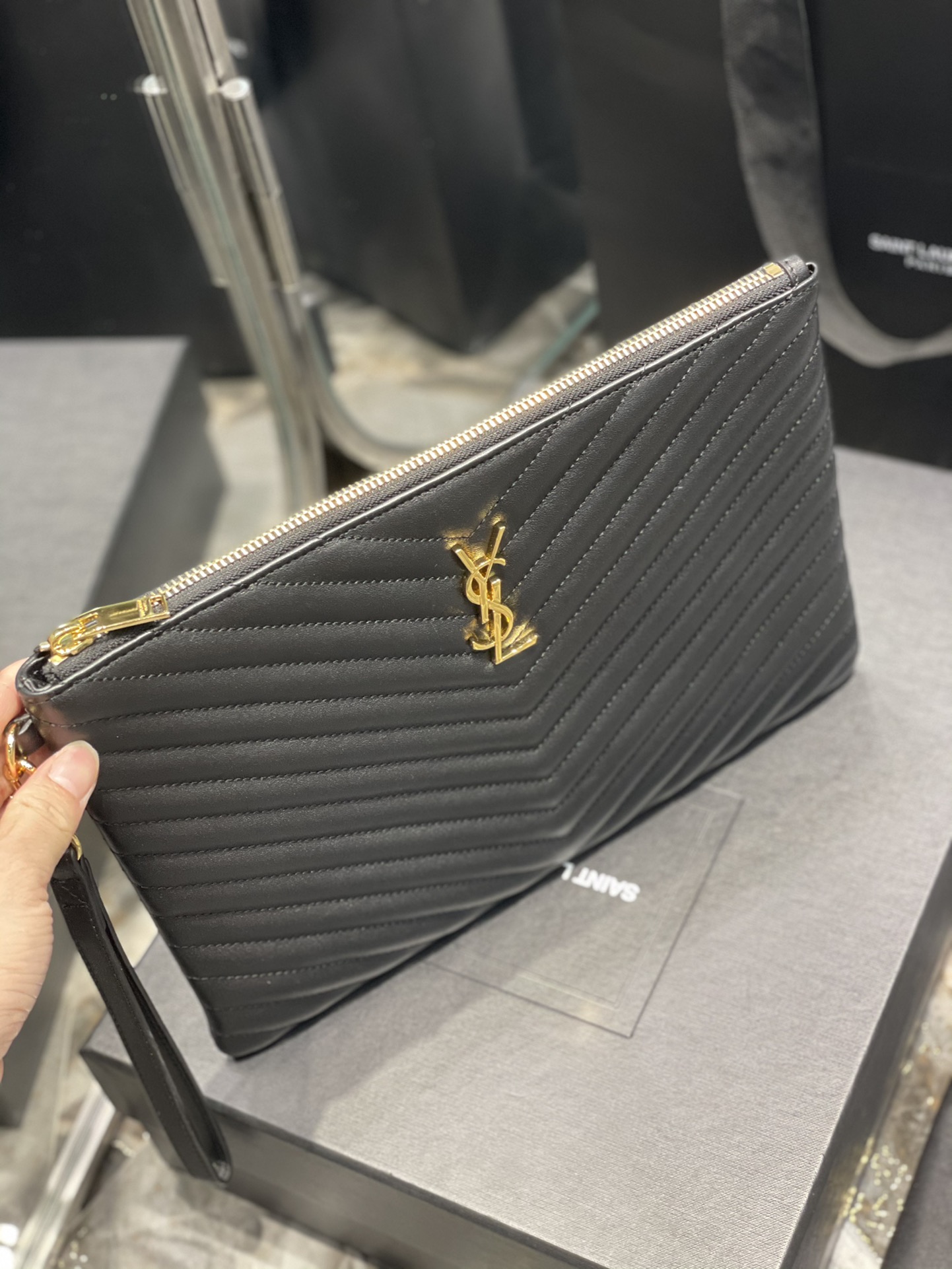 Handbags SAINT LAURENT 413444 size 30  21.5  2 cm - vstockx