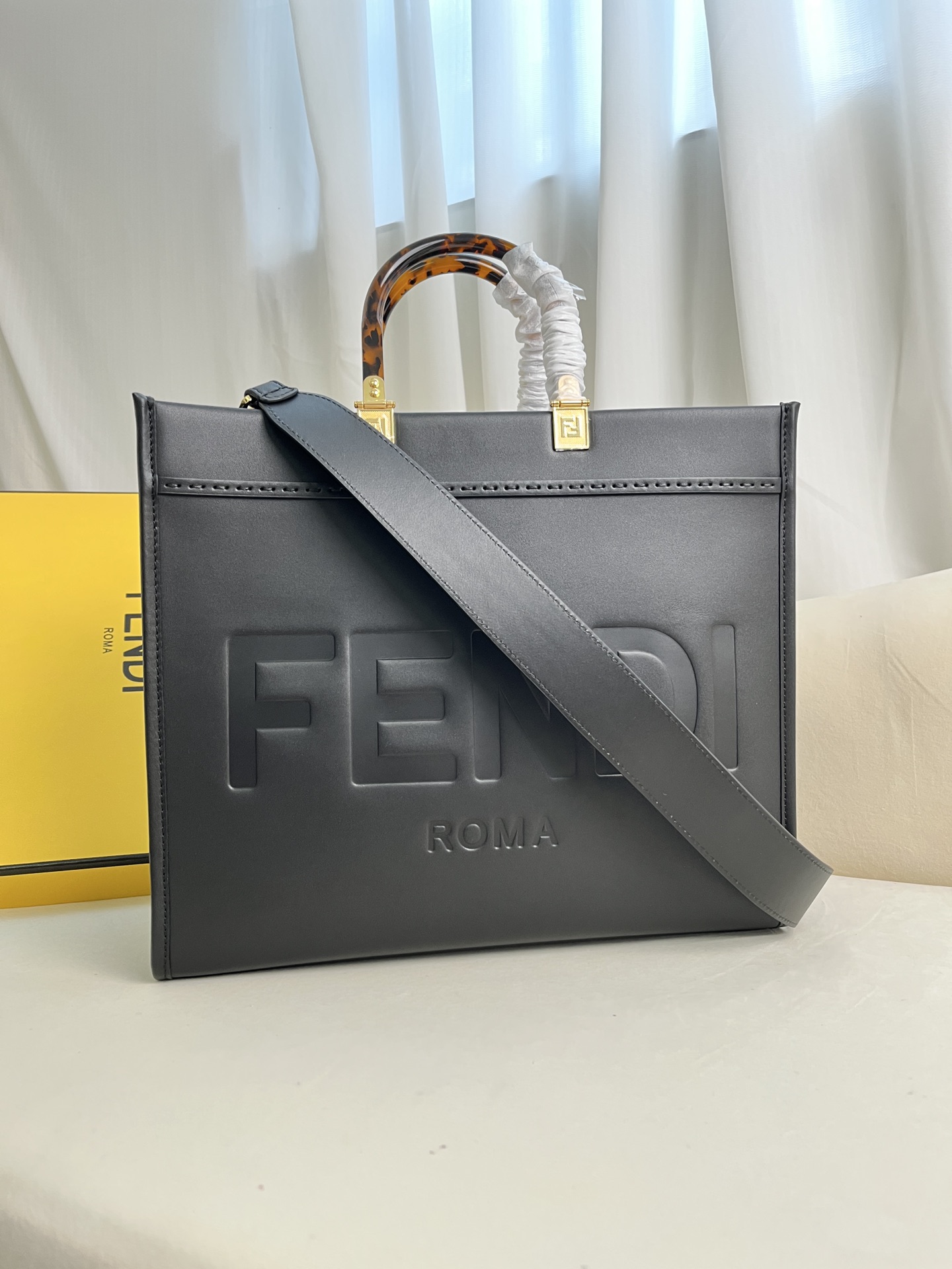handbags FENDI 877 size:17*35*31 - vstockx