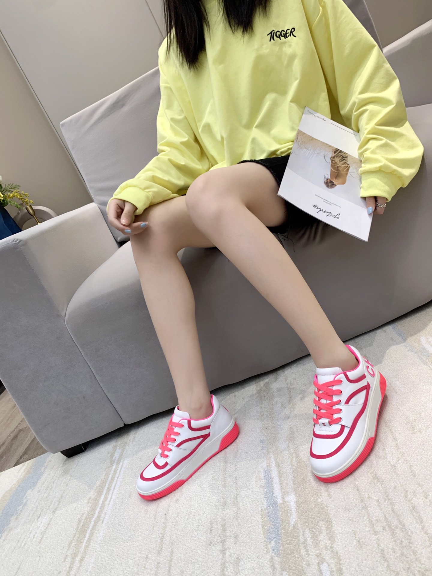 Chanel Low Top Sneaker 55 - vstockx