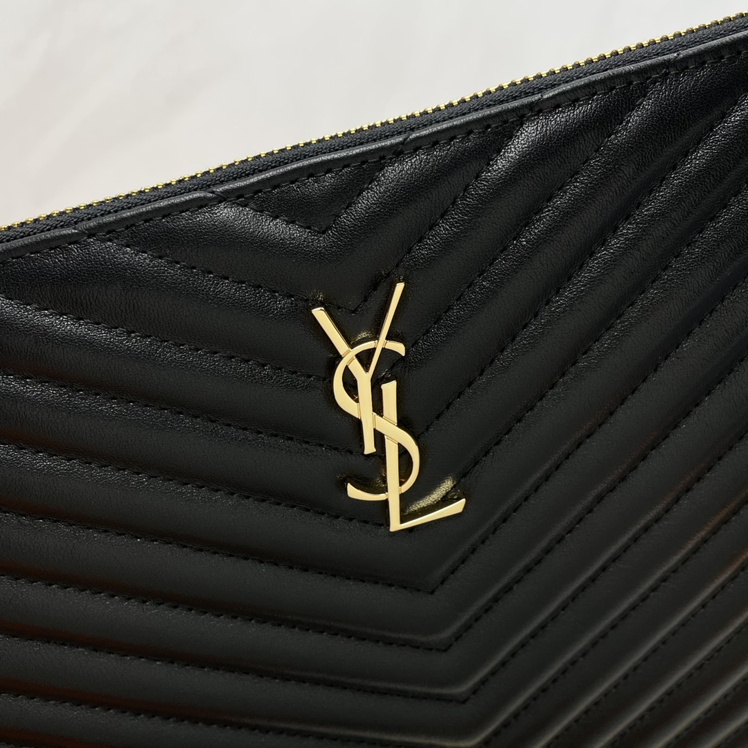 Handbags SAINT LAURENT 440222 size 36x24.5x2.5 cm - vstockx