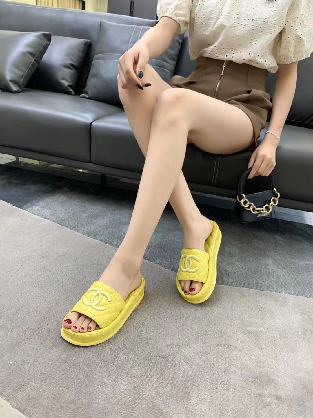 Chanel Slides 8 - vstockx
