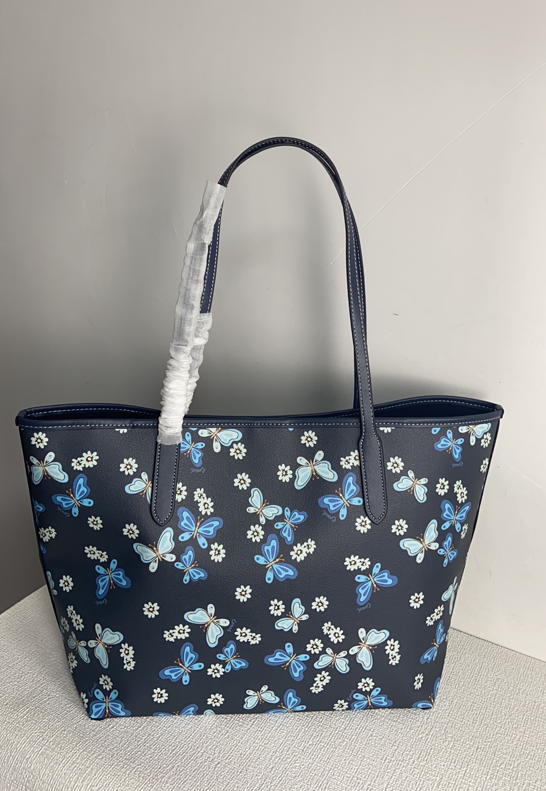 Handbags Coach CH211 size:32*28*14.5 - vstockx