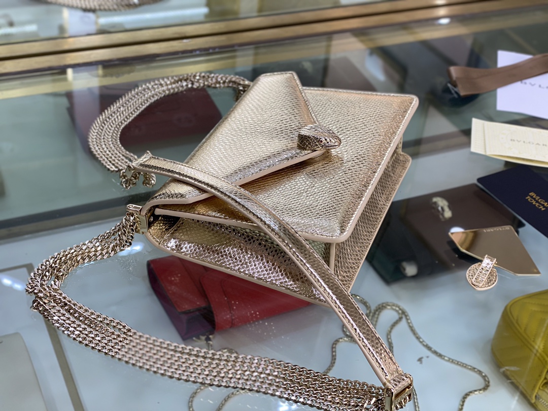 Handbags Bvlgari SERPENTI MULTICHAIN size:19*13.5*6 cm - vstockx