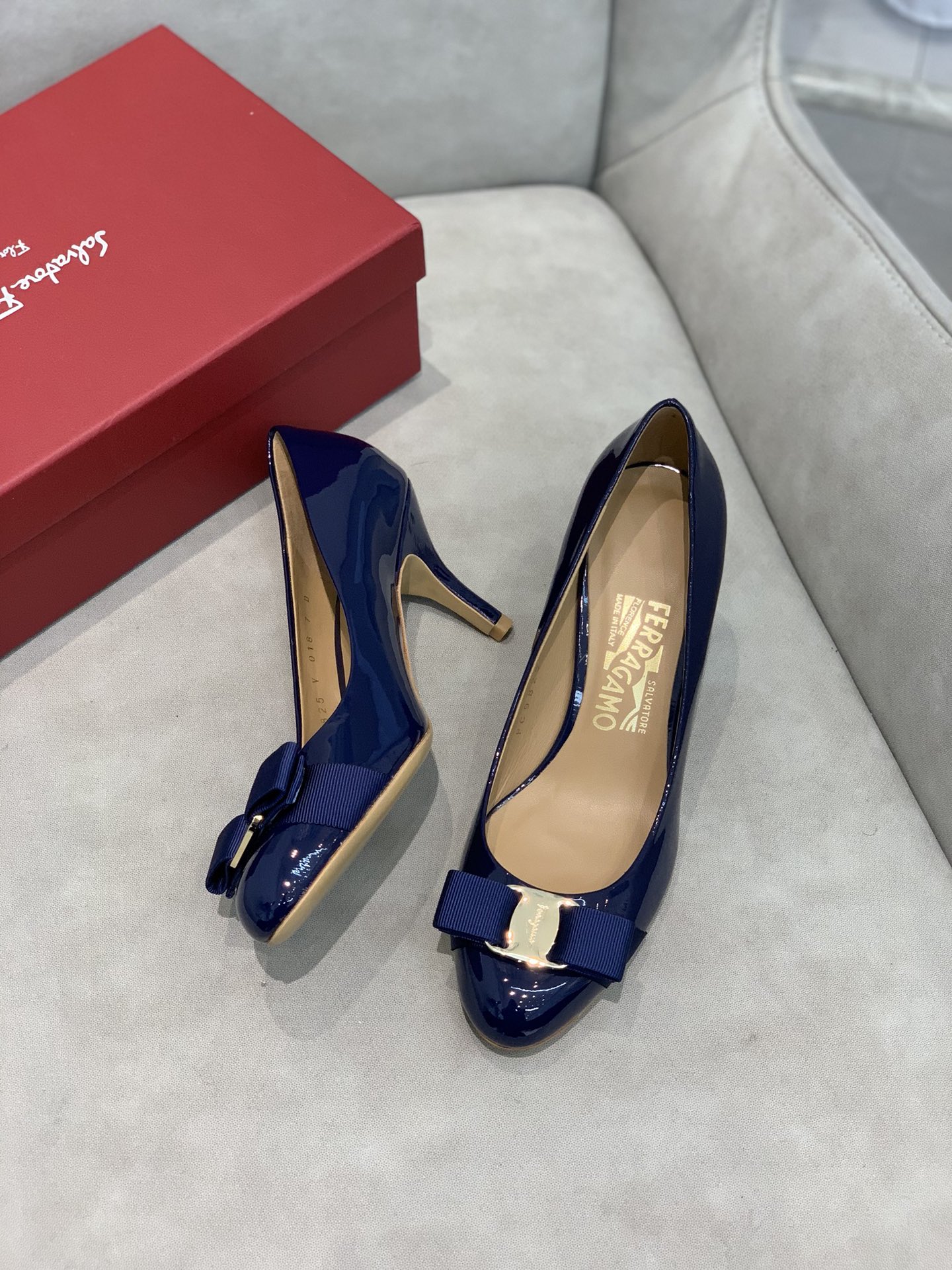 Salvatore Ferragamo Heel 2 - vstockx