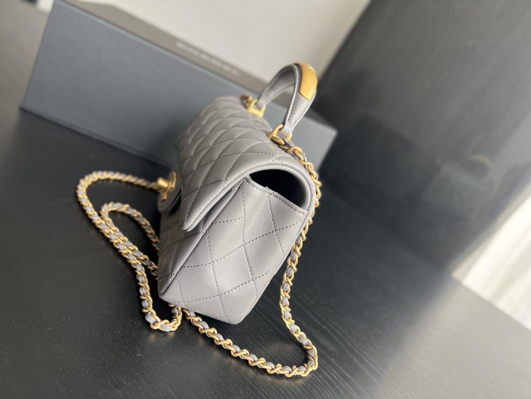 Handbag Chanel 2431 size 20cmx12cmx6 cm - vstockx