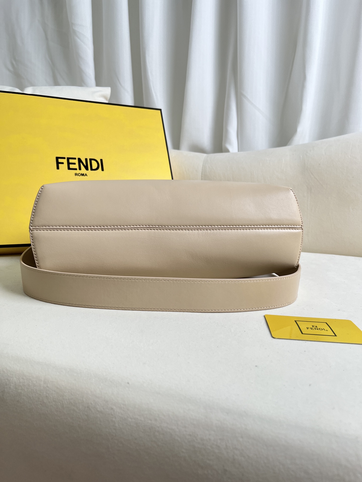 handbags FENDI 209 size:32.5*15*23.5cm - vstockx