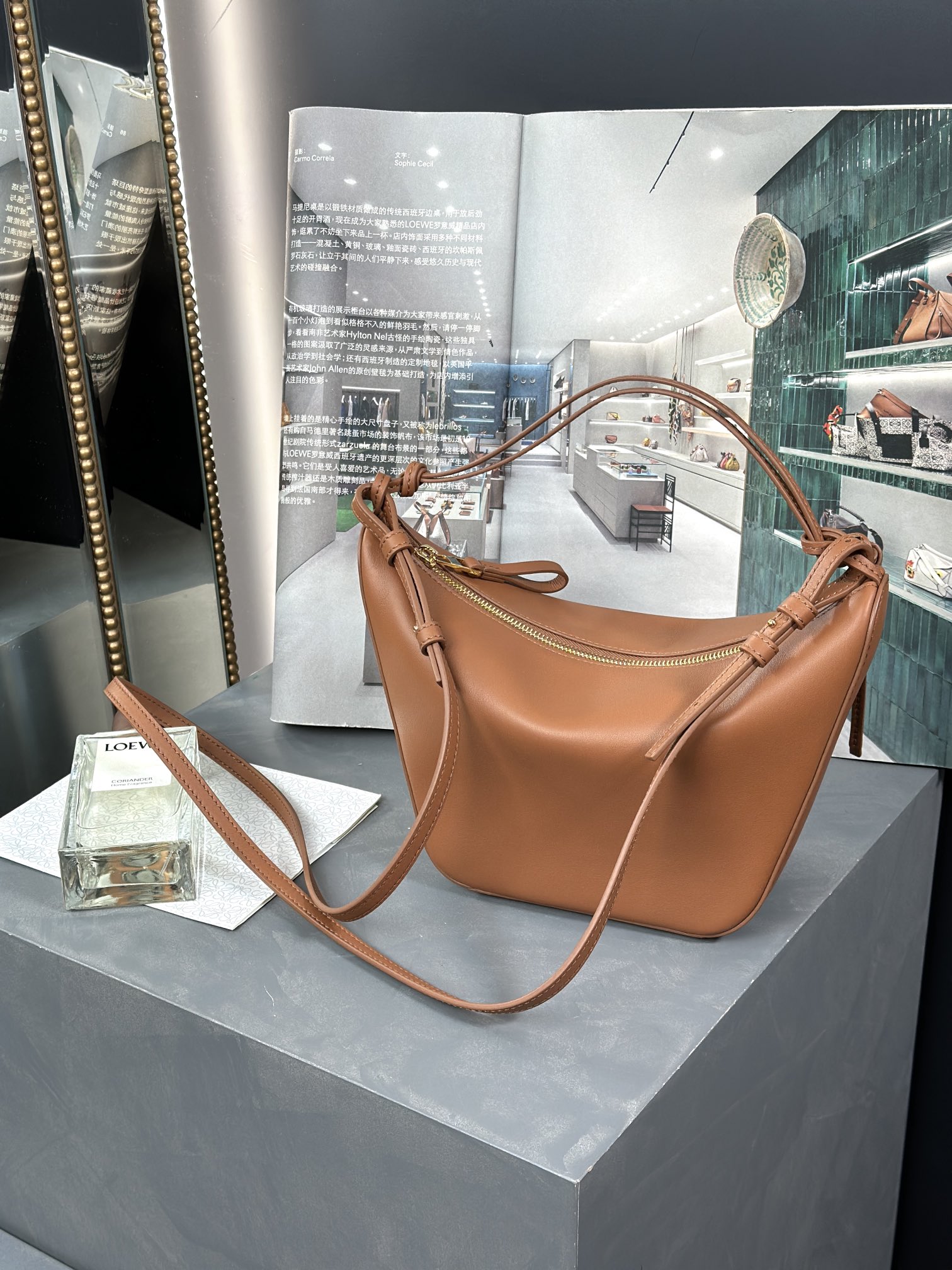 Handbags LOEWE   size:28-17-9.5 cm - vstockx
