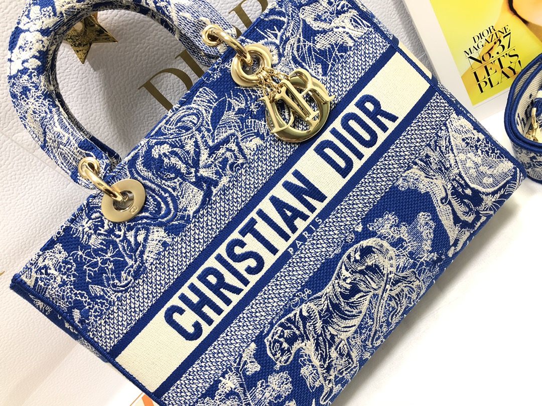Handbag Dior M0566 size 32 x 25 x 11 cm - vstockx