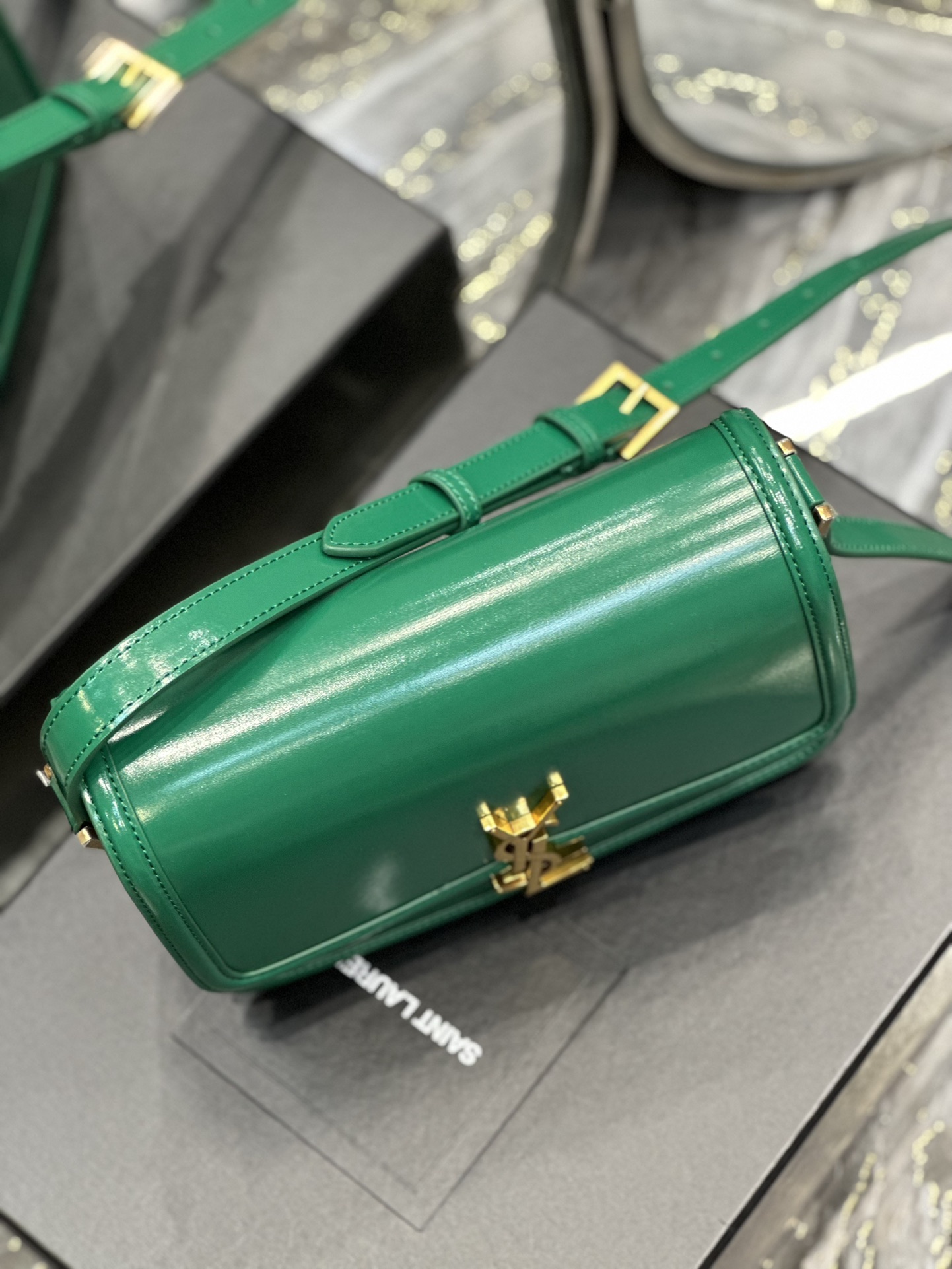 Handbags SAINT LAURENT 634305 size 23x16x6 cm - vstockx