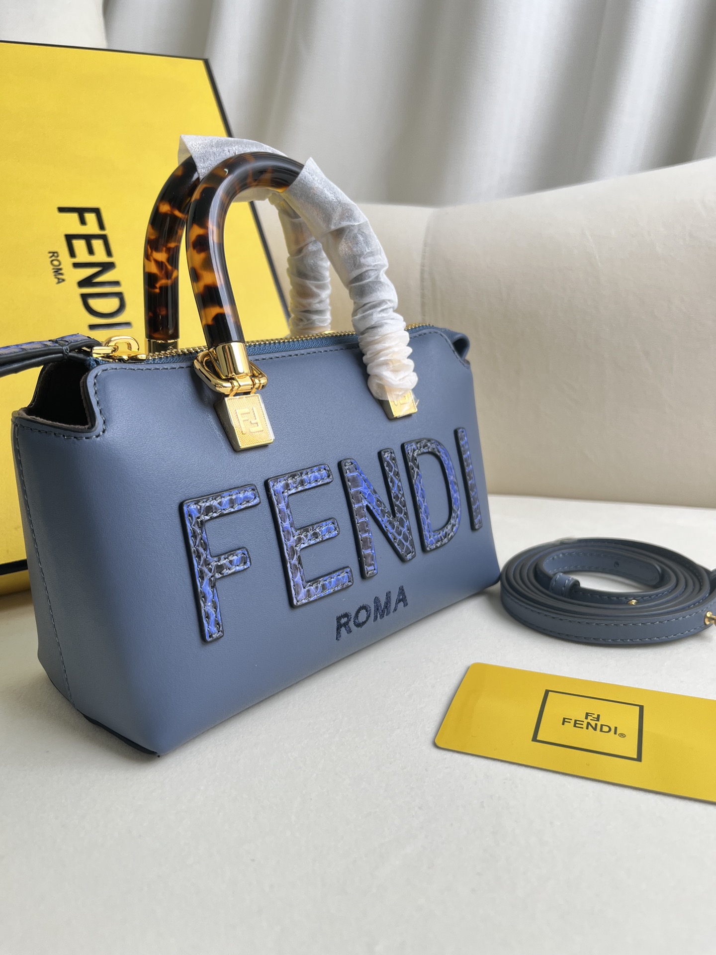 handbags FENDI 8BS067 size:20.5*12*9cm - vstockx