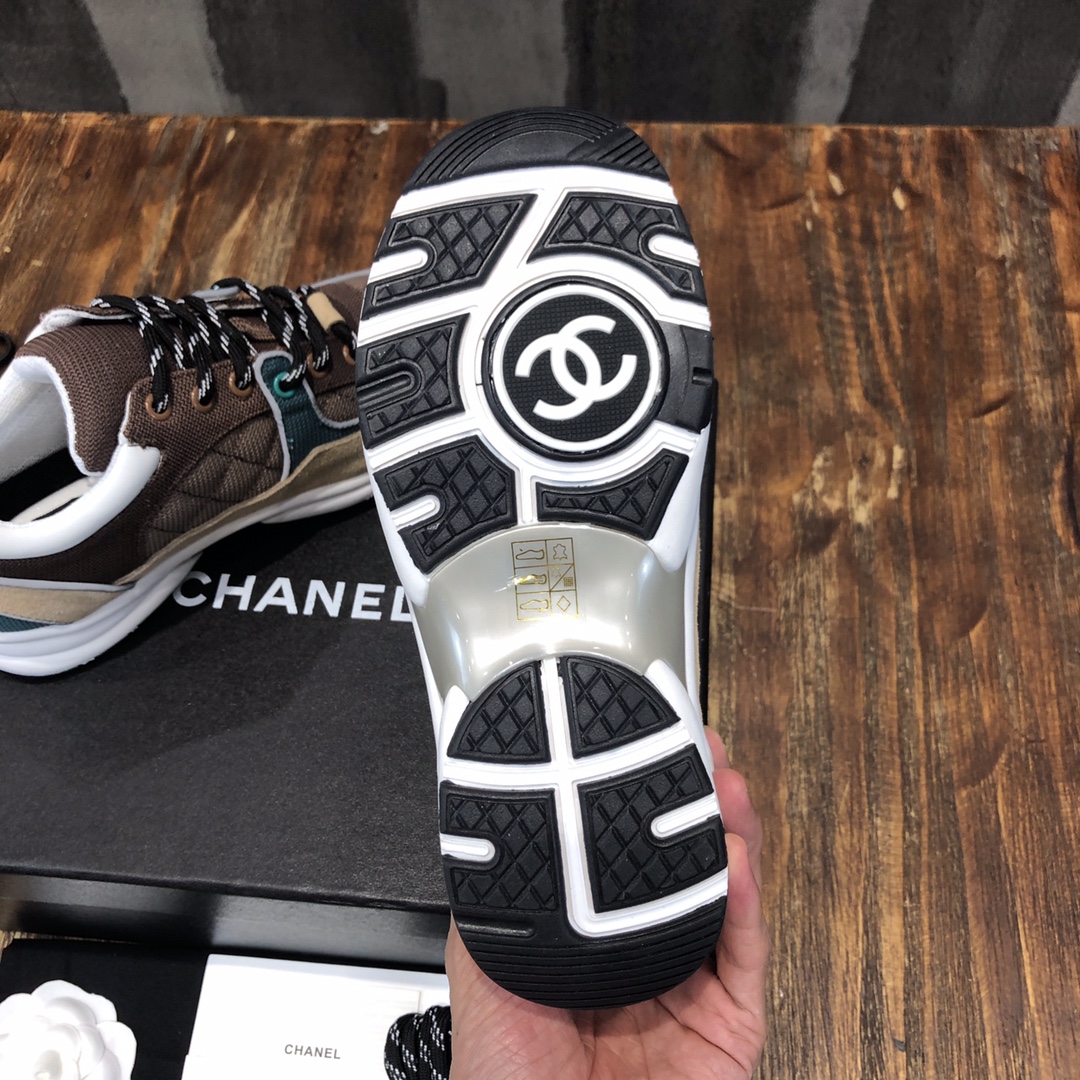 Chanel Fabric & Suede Calfskin Low Top Sneaker 6 - vstockx