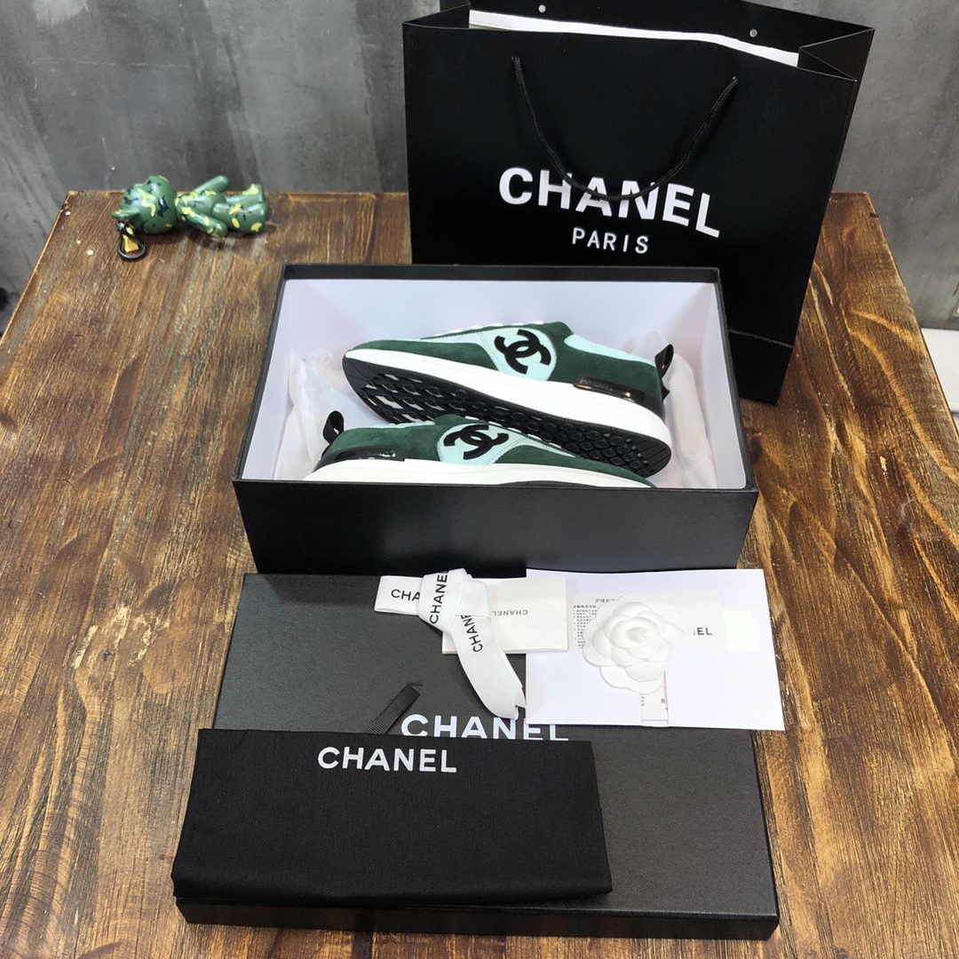 Chanel Fabric & Suede Calfskin Low Top Sneaker 34 - vstockx