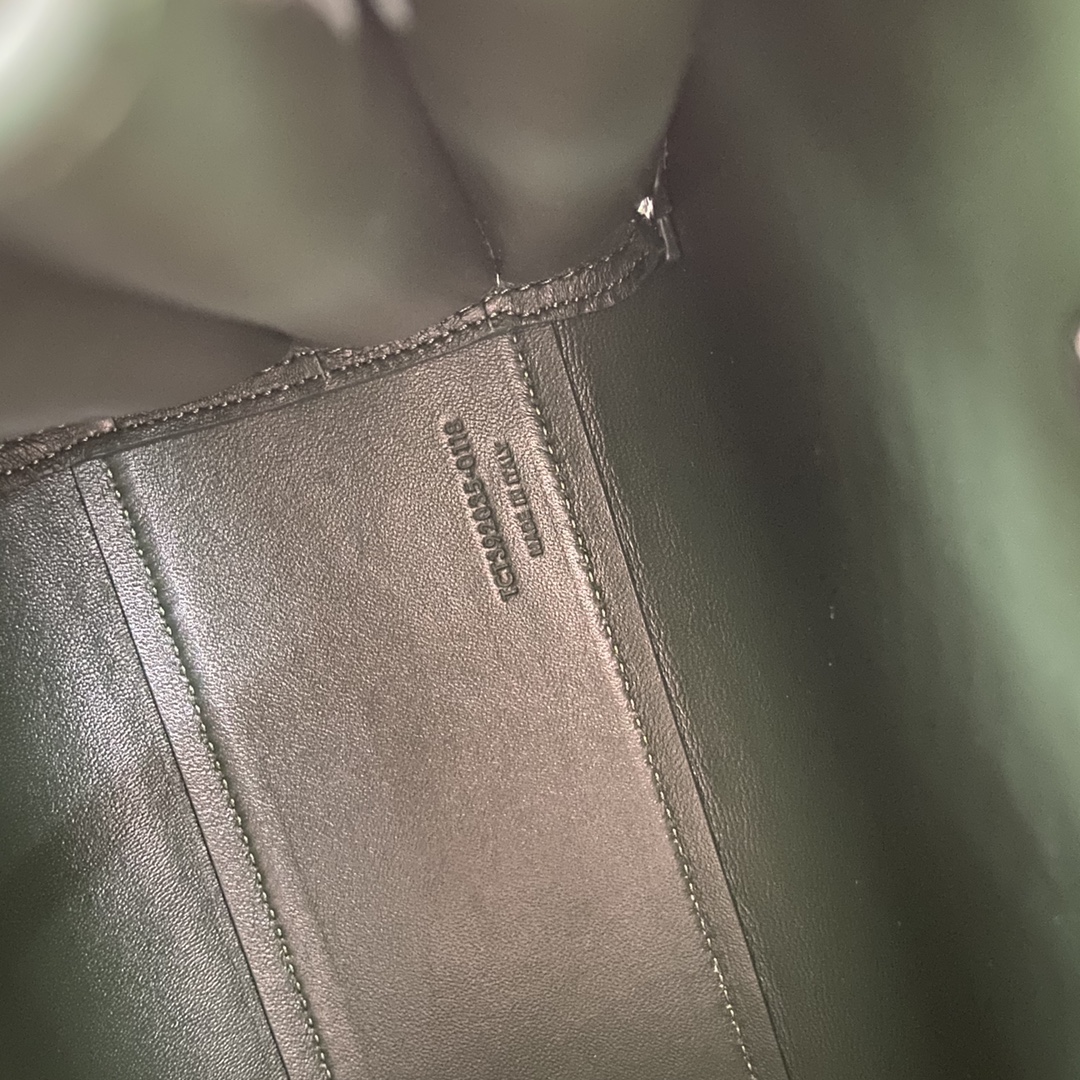 Handbags SAINT LAURENT 392035 size 21*15*10 cm - vstockx