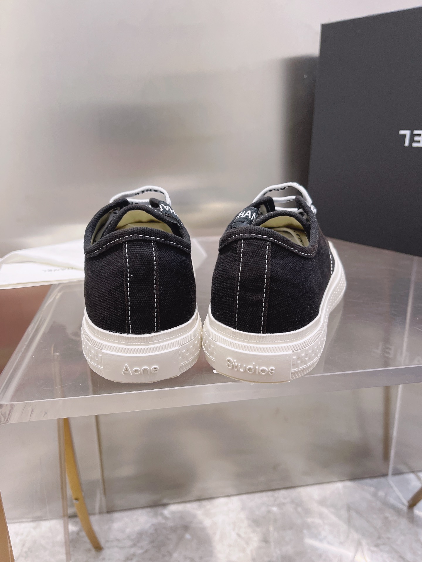 Chanel Flat canvas Sneaker 9 - vstockx