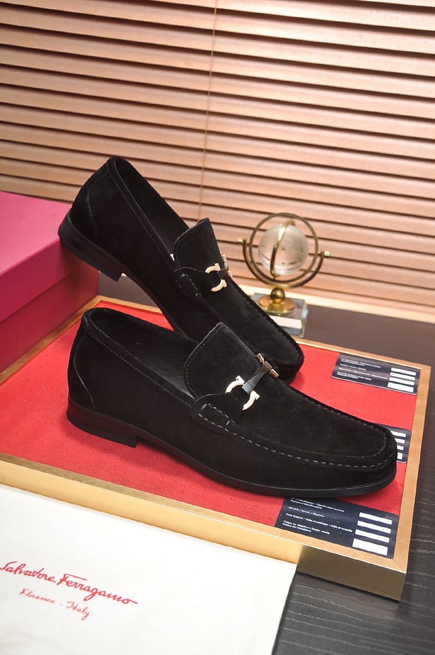 Salvatore Ferragamo Boots 3 - vstockx