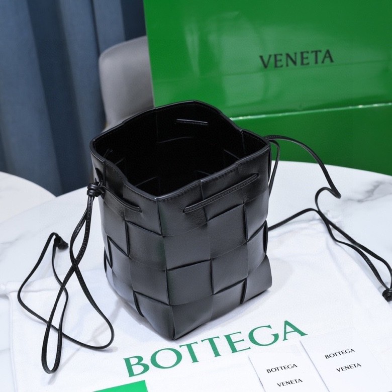 Handbags Bottega Veneta 6612 size:19 cm - vstockx
