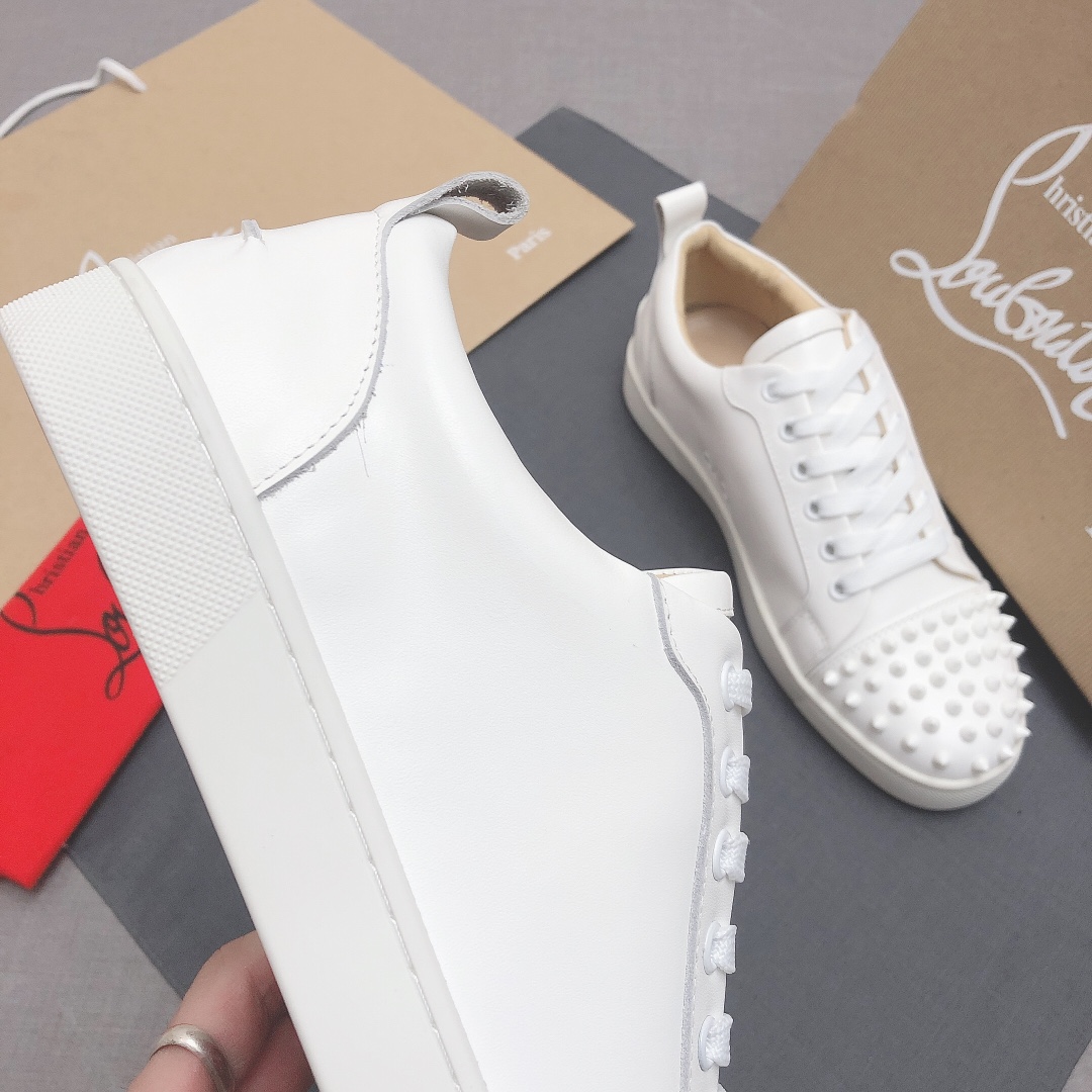 Christian Louboutin Louis Junior Spikes Orlato Flat Sneakers 6 - vstockx