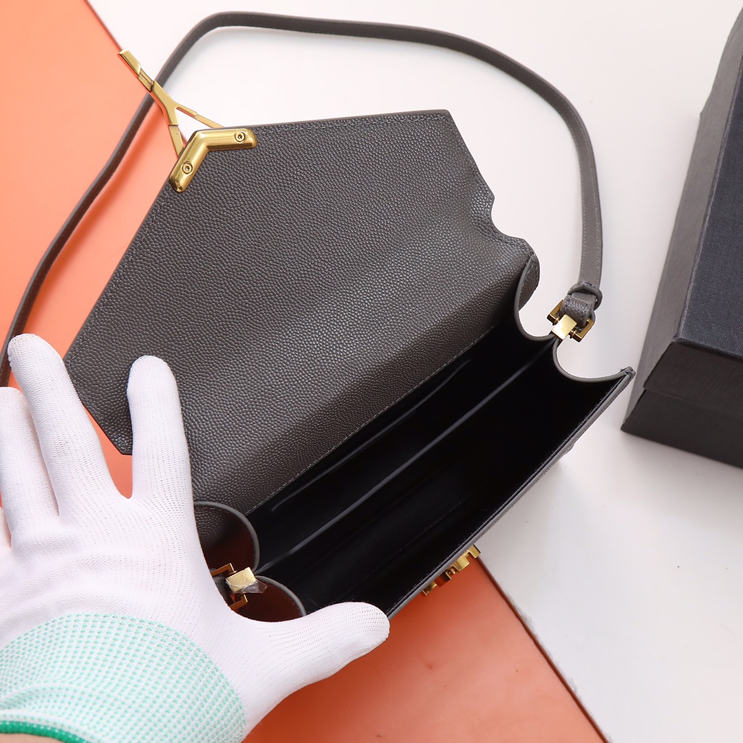 Handbags SAINT LAURENT 602716 size 20  16  7.5 cm - vstockx