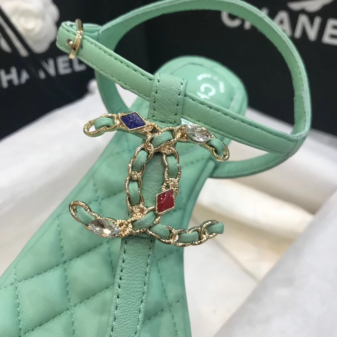 Chanel Slides 47 - vstockx