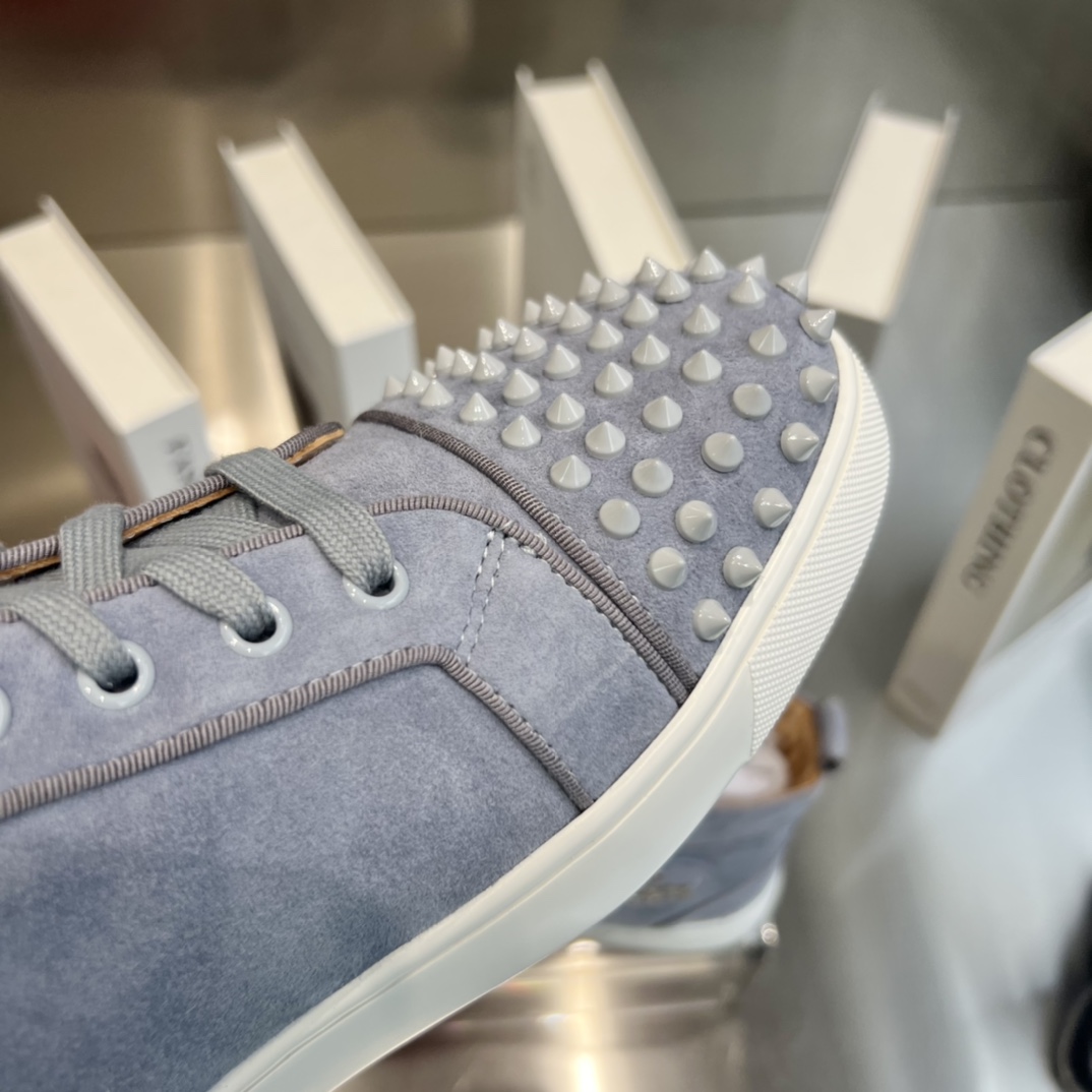 Christian Louboutin Louis Junior Spikes Orlato Flat Sneakers 69 - vstockx