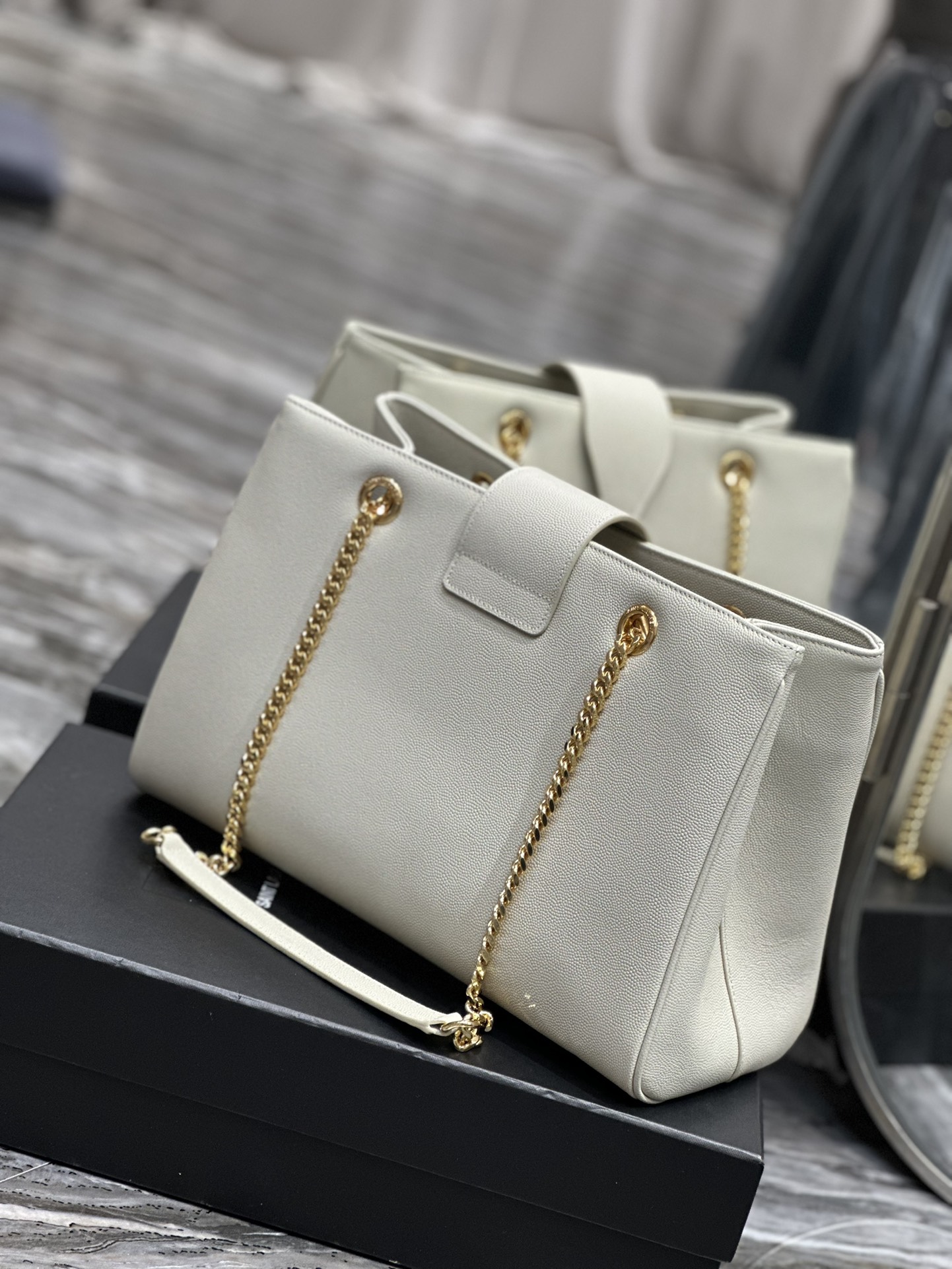 Handbags SAINT LAURENT 668900 size 33  22  15 cm - vstockx