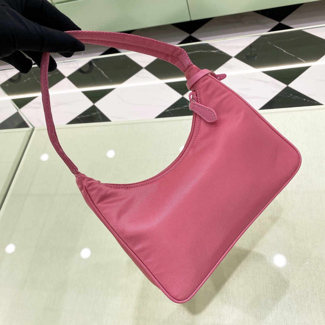 handbags prada Hobo 1NE515 re-edition 2000 Size:22*17*6 - vstockx