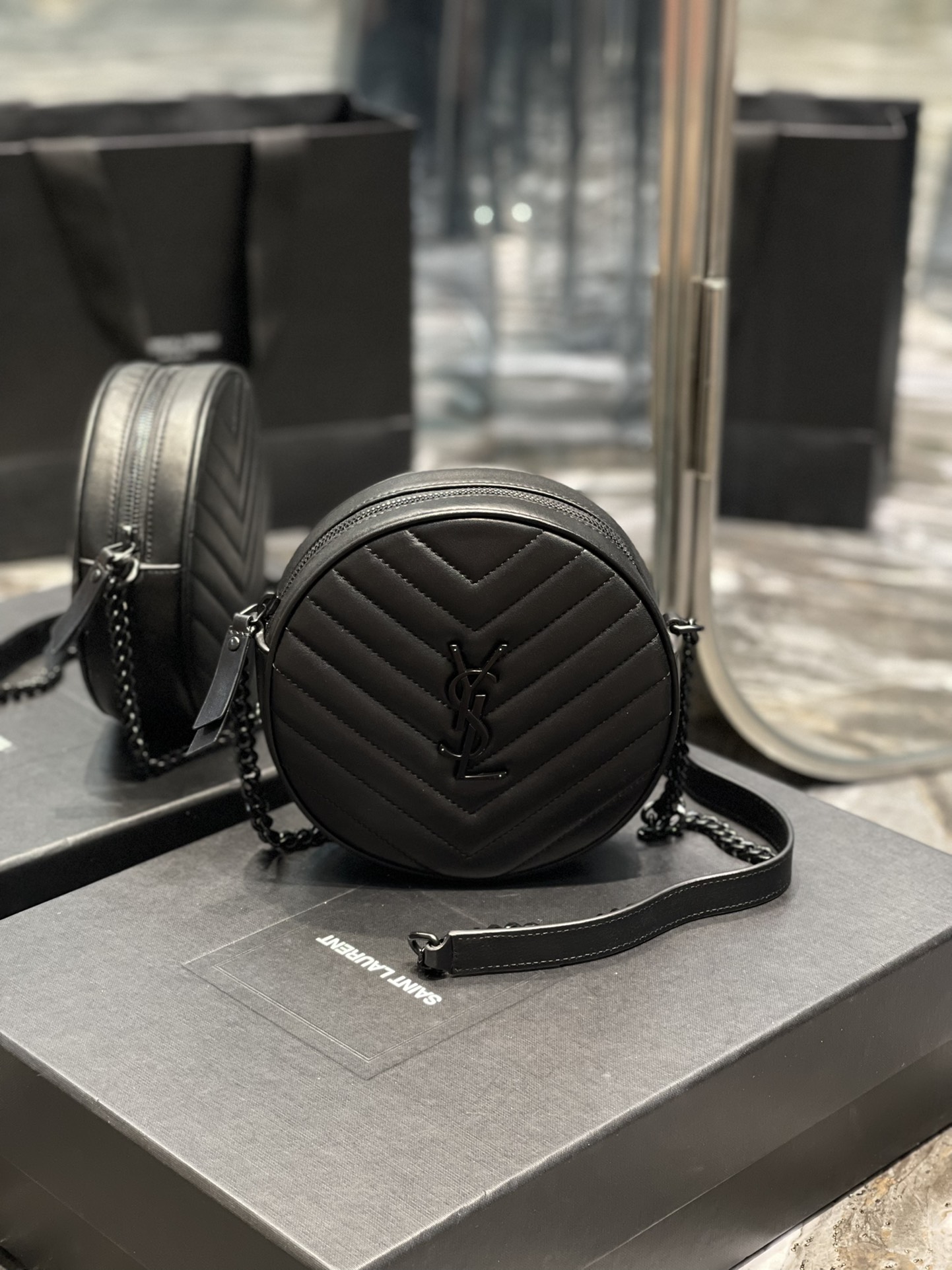 Handbags SAINT LAURENT 610436 size 17x17x5.5 cm - vstockx