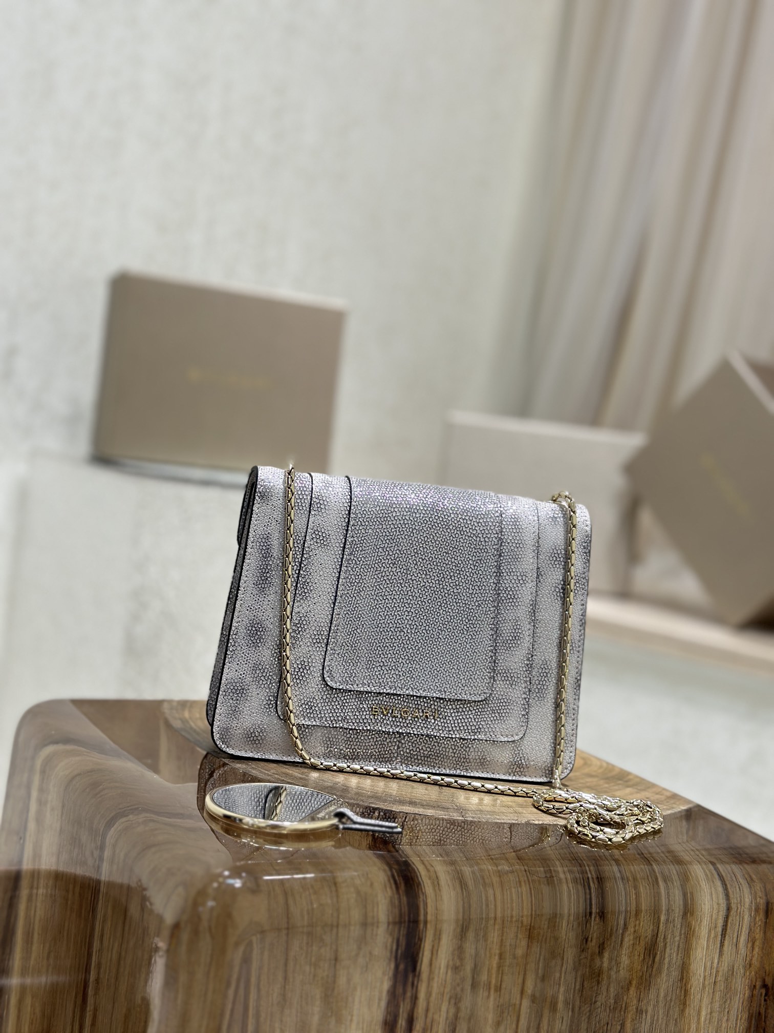 Handbags Bvlgari 35107 size:20*15*5 cm - vstockx